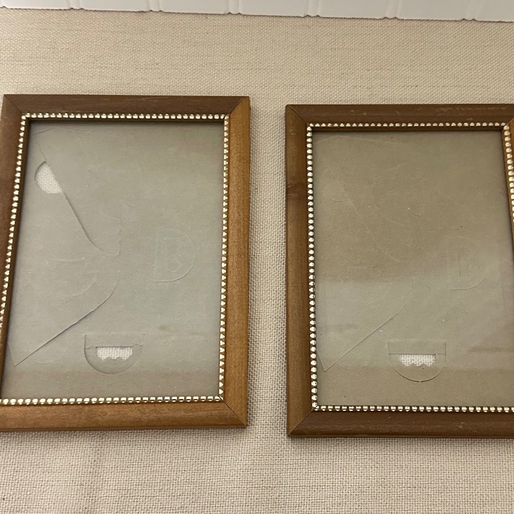 Unbranded Picture Frames Set of 2 5x7 Brown Good Wood Gold Beaded Trim Vintage